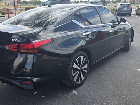 Used 2021 Nissan Altima 2.5 SV FWD image 5