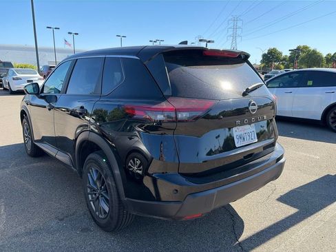 Used 2024 Nissan Rogue S FWD image 4
