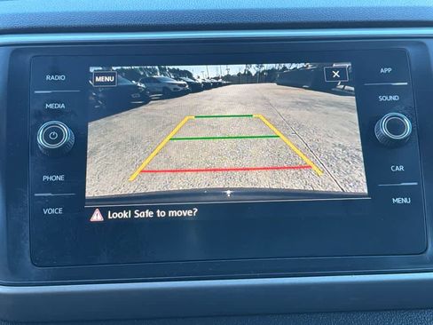 Used 2020 Volkswagen Atlas Cross Sport SE w/ Panoramic Sunroof Package image 28