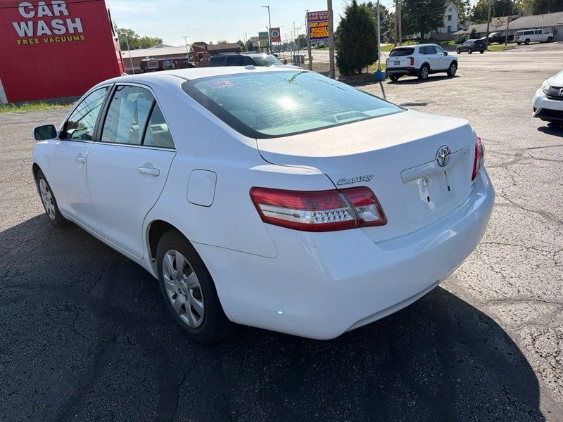 Used 2011 Toyota Camry LE FWD image 5