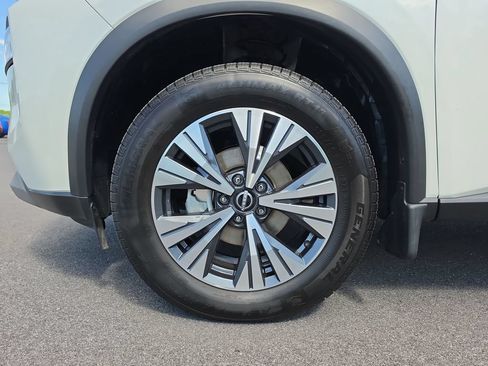 Used 2023 Nissan Rogue SV w/ SV Premium B Package AWD/4WD image 12