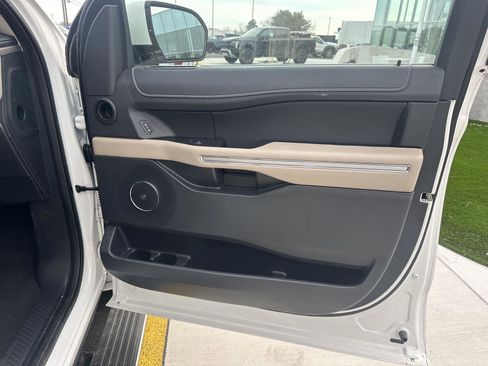 Used 2024 Ford Expedition Limited image 26
