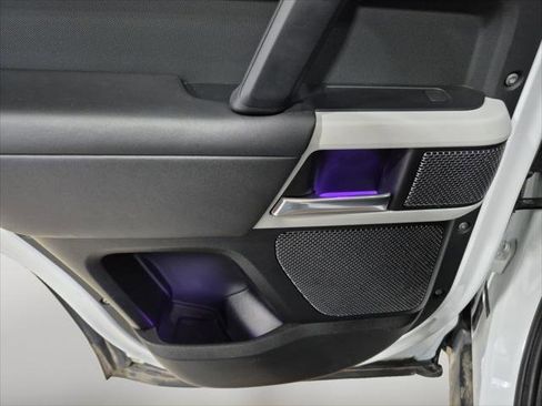 Used 2020 Land Rover Defender 110 HSE image 24