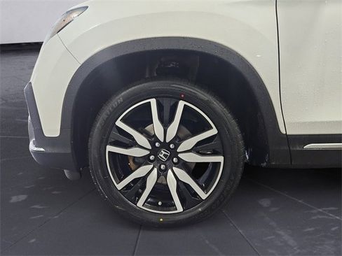 Used 2022 Honda Pilot Touring image 14