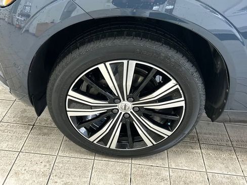 Certified 2023 Volvo XC60 B5 Plus image 8