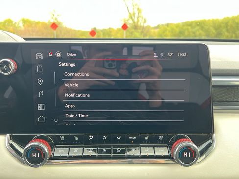 Used 2023 GMC Canyon AT4X image 26