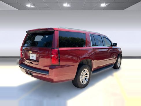 Used 2017 Chevrolet Suburban LT w/ Luxury Package RWD image 9