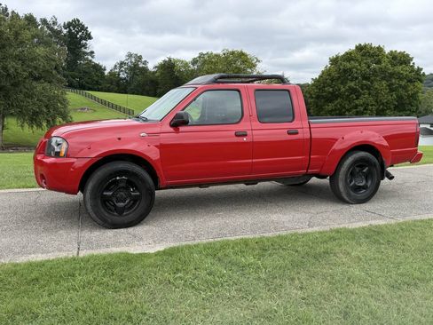 Used 2002 Nissan Frontier SVE AWD/4WD image 1
