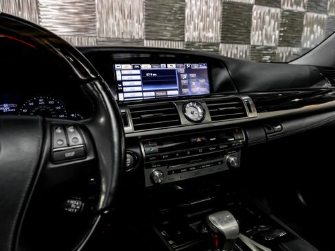 Used 2014 Lexus LS 460 w/ Comfort Package RWD image 27