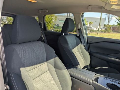 Used 2025 Nissan Rogue SV FWD image 34