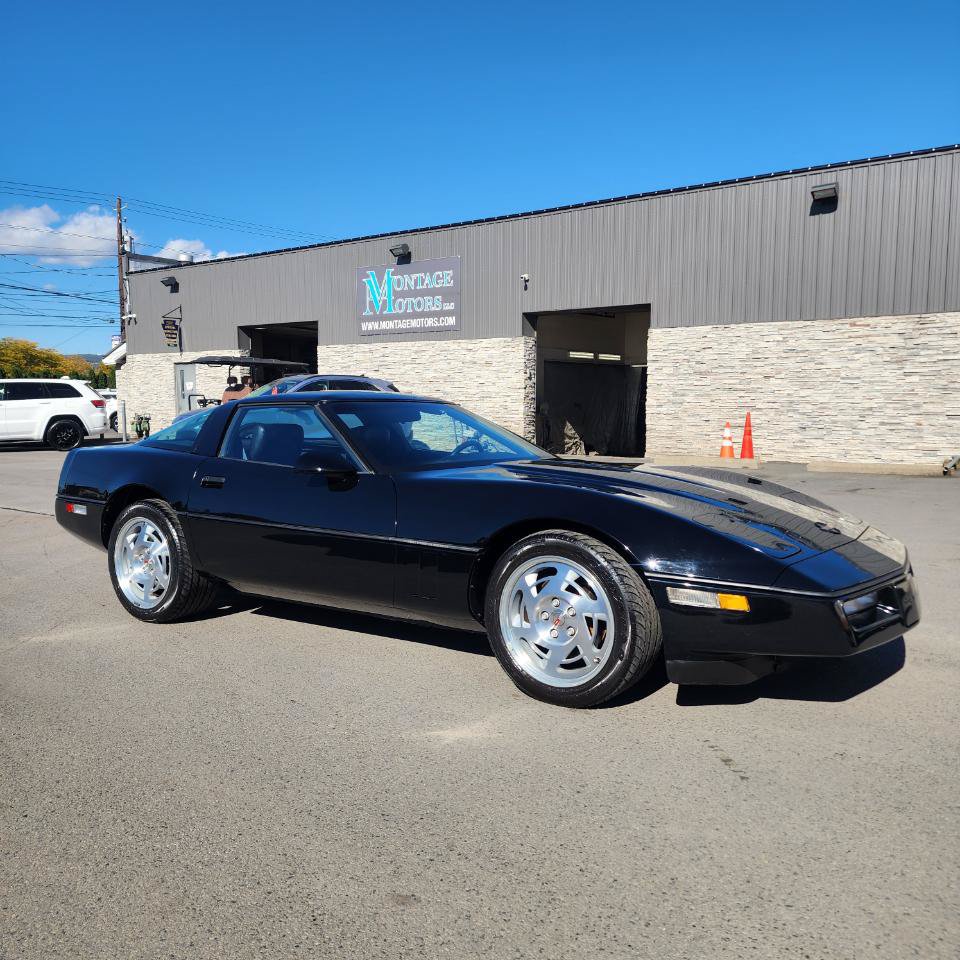 Used 1990 Chevrolet Corvette Coupe RWD image 6