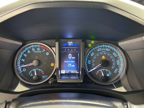 Used 2021 Toyota Tacoma TRD Off-Road w/ Technology Package AWD/4WD image 15
