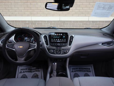 Used 2018 Chevrolet Malibu LT w/ Driver Confidence Package FWD image 29
