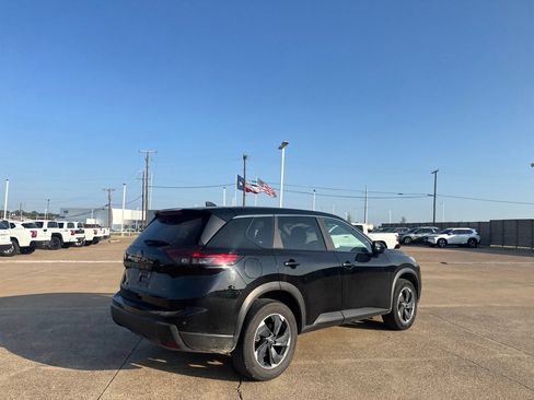 Certified 2025 Nissan Rogue SV AWD/4WD image 20