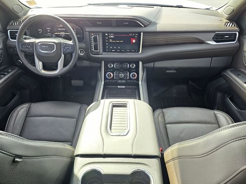 Used 2024 GMC Yukon Denali w/ Denali Reserve Package image 15
