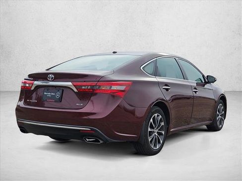 Used 2016 Toyota Avalon XLE Premium image 5