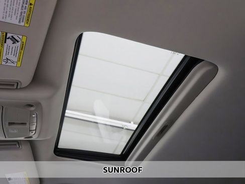 Used 2023 Nissan Armada SL image 4