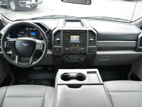 Used 2018 Ford F250 XL w/ Power Equipment Group image 11