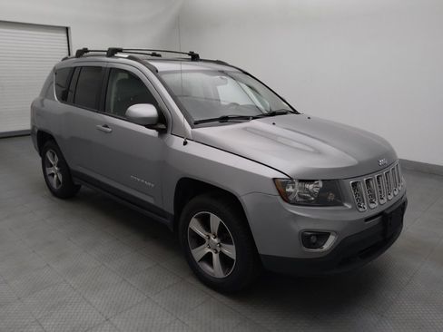 Used 2017 Jeep Compass High Altitude AWD/4WD image 13