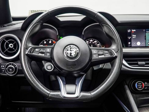 Used 2022 Alfa Romeo Stelvio Ti image 15