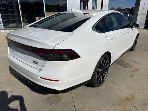 Used 2023 Honda Accord Touring image 7