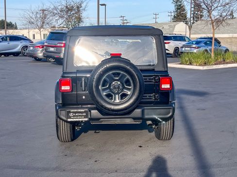 Used 2022 Jeep Wrangler Unlimited Sport image 3