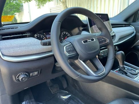 Used 2024 Jeep Compass Latitude AWD/4WD image 10