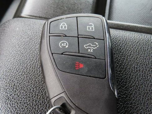 Used 2024 GMC Sierra 3500 SLE w/ SLE Convenience Package image 4