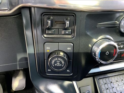 Certified 2023 Ford F150 Raptor w/ Raptor Carbon Fiber Package AWD/4WD image 31