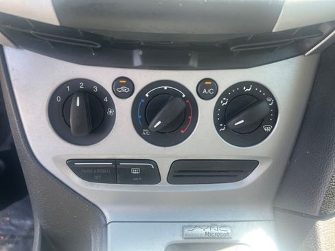 Used 2013 Ford Focus SE FWD image 21