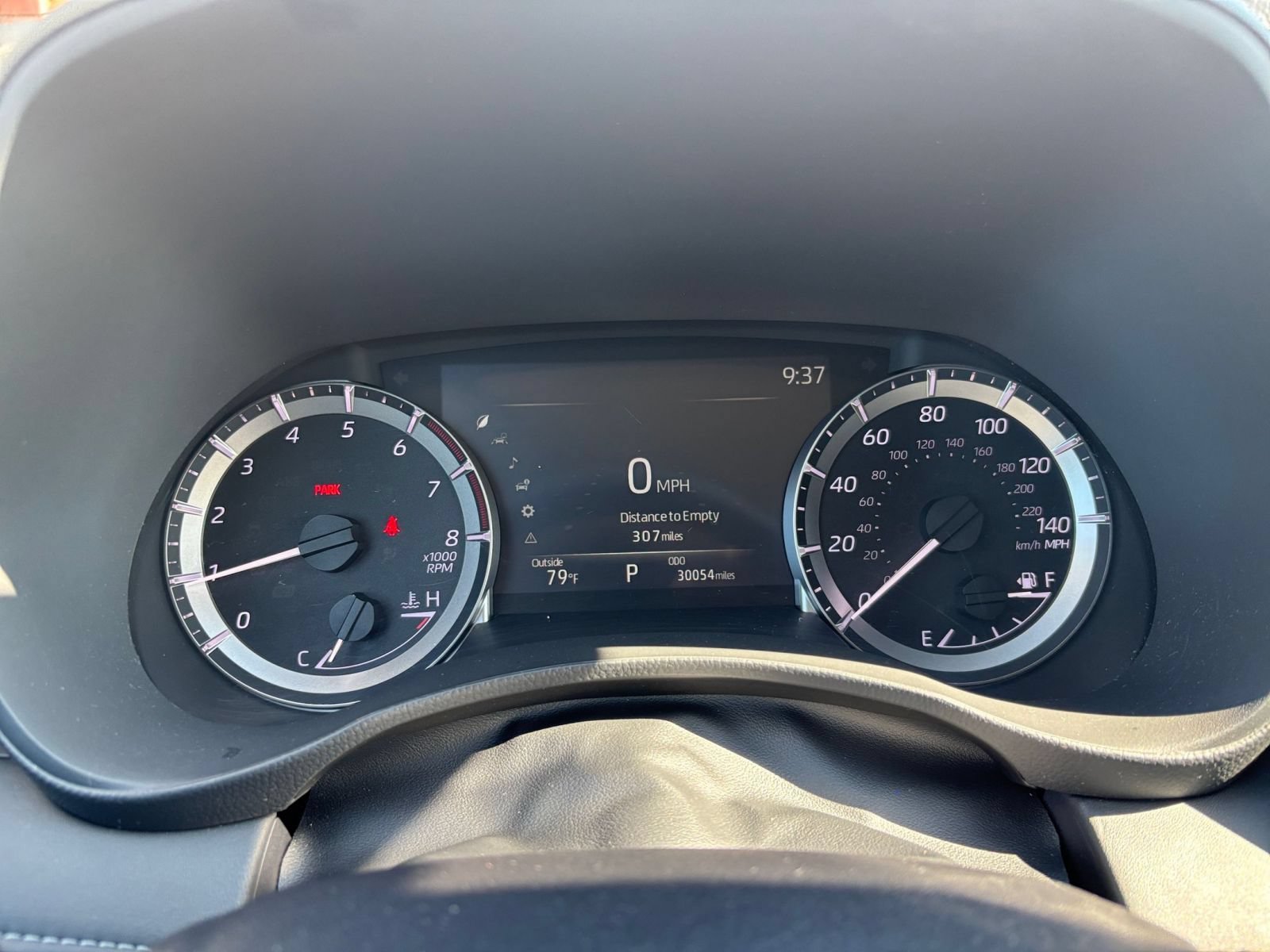 Used 2025 Toyota Highlander LE FWD image 41