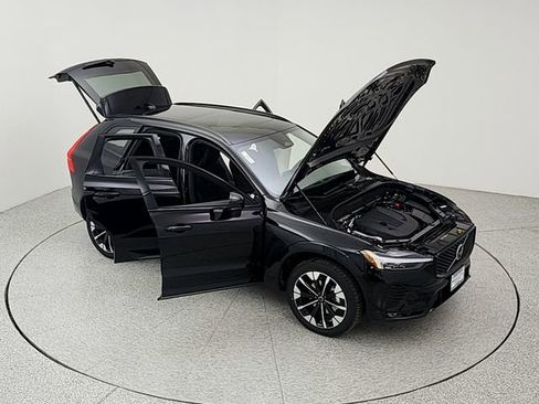 New 2026 Volvo XC60 B5 Plus w/ Climate Package image 38