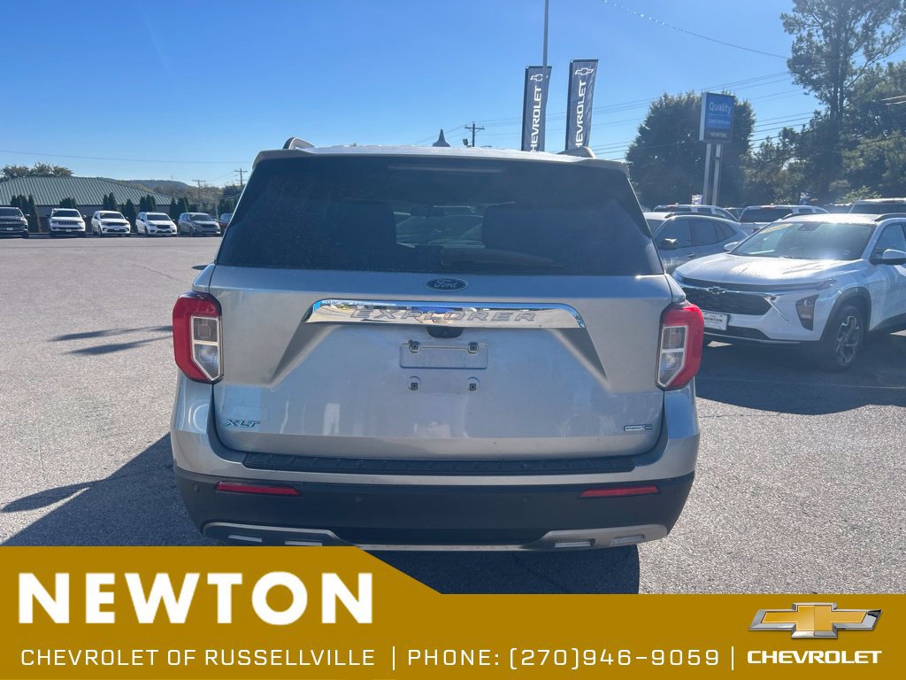 Used 2020 Ford Explorer XLT w/ Equipment Group 202A AWD/4WD image 15