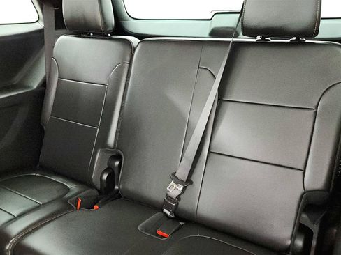 Used 2021 Chevrolet Traverse RS FWD image 33