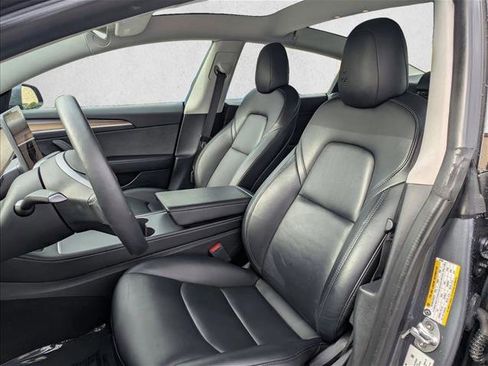 Used 2022 Tesla Model 3 image 12