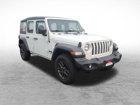 Used 2022 Jeep Wrangler Unlimited Sport AWD/4WD image 3