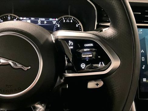 Certified 2022 Jaguar XF R-Dynamic SE AWD/4WD image 21