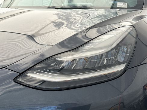 Used 2020 Tesla Model 3 Standard Range Plus image 9