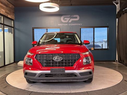Used 2023 Hyundai Venue SE FWD image 8