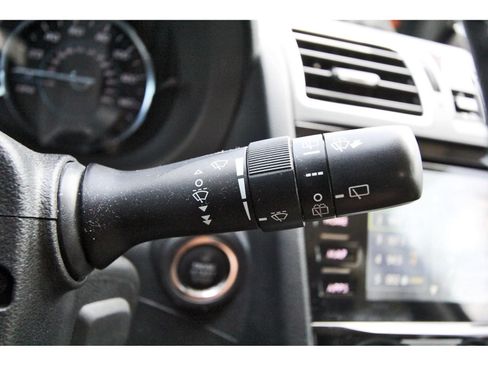 Used 2017 Subaru Forester 2.5i Touring AWD/4WD image 18