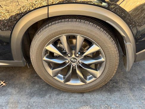 Used 2019 INFINITI QX50 Essential w/ Premium Heat Package image 5