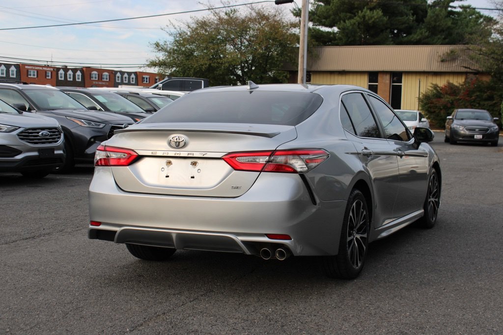 Used 2019 Toyota Camry SE w/ Convenience Package FWD image 7