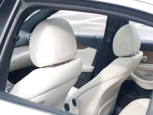 Used 2023 Mercedes-Benz E 450 4MATIC Sedan image 10