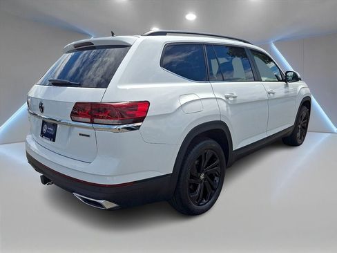 Certified 2022 Volkswagen Atlas SE w/ Panoramic Sunroof Package AWD/4WD image 4