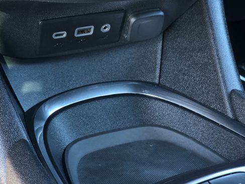 Used 2021 Chevrolet Malibu LT image 28