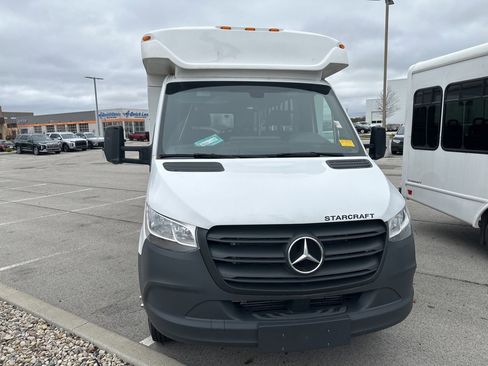 Used 2022 Mercedes-Benz Sprinter 3500 image 2