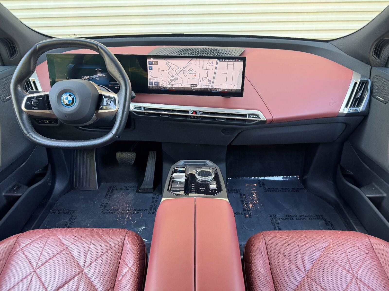 Used 2022 BMW iX xDrive50 w/ Premium Package AWD/4WD image 12