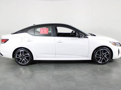 Certified 2024 Nissan Sentra SR FWD image 15