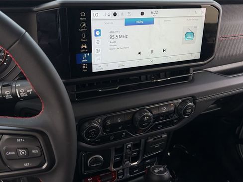 Used 2024 Jeep Wrangler Unlimited Rubicon w/ Convenience Group image 14