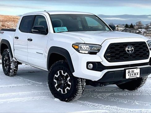 Used 2023 Toyota Tacoma TRD Off-Road image 3